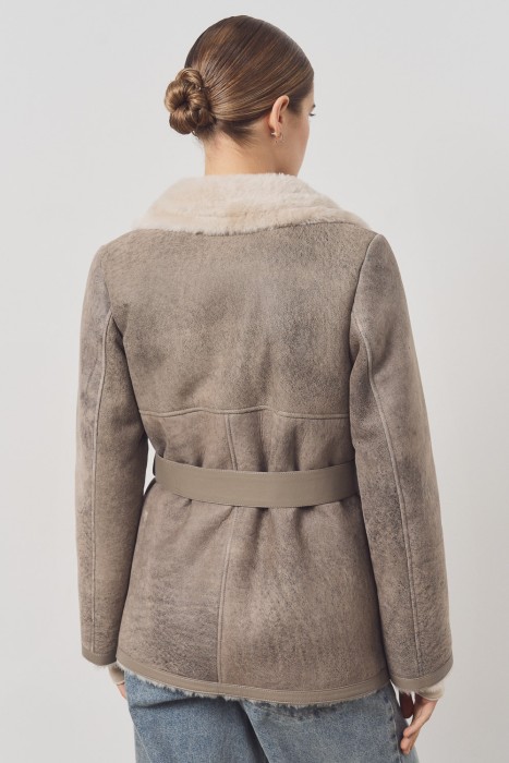 дубленка из овчины по цене 49760 руб вид справа