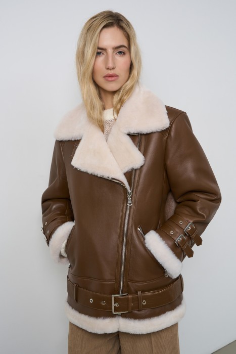 дубленка из овчины от бренда снежная королева вид слева