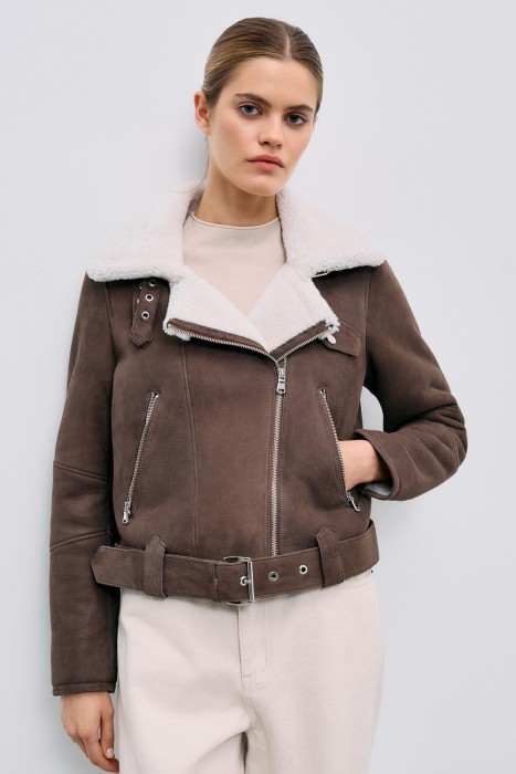 дубленка из овчины от бренда снежная королева вид слева