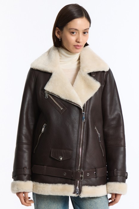 дубленка из овчины от бренда снежная королева вид слева