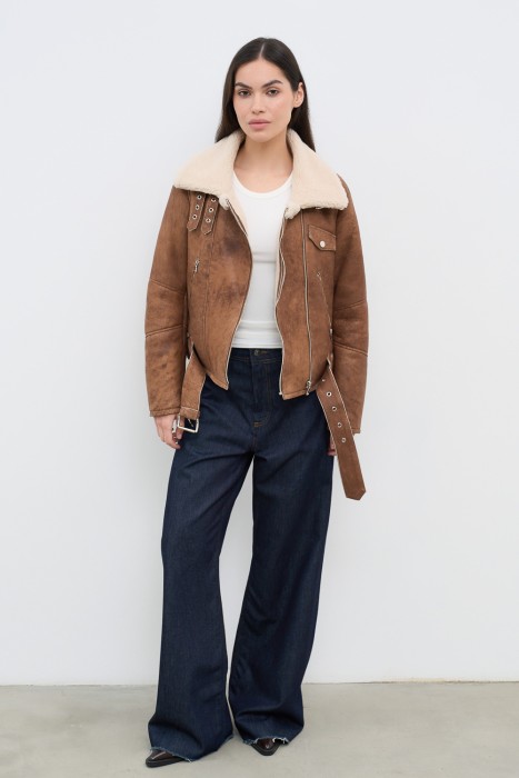 дубленка из овчины от бренда снежная королева вид слева