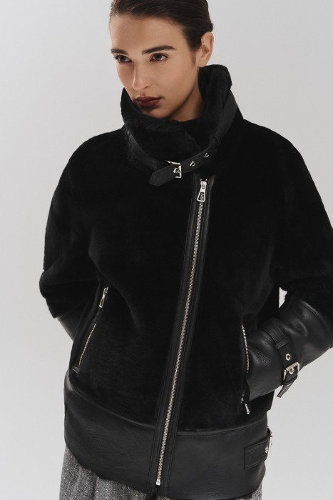 дубленка из овчины от бренда снежная королева вид слева