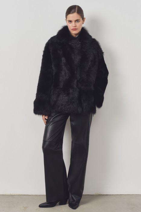 дубленка из овчины от бренда снежная королева вид слева