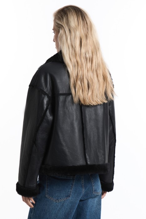 дубленка из овчины по цене 33440 руб вид справа