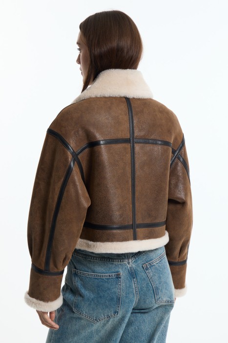 дубленка из овчины по цене 22840 руб вид справа