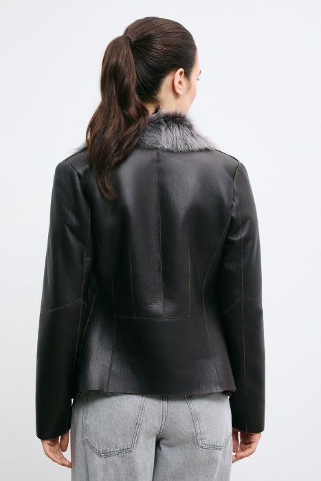 дубленка из овчины по цене 33440 руб вид справа