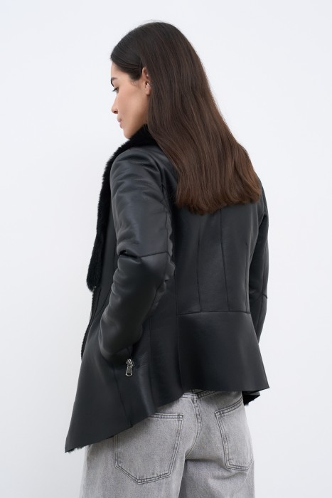 дубленка из овчины по цене 33440 руб вид справа