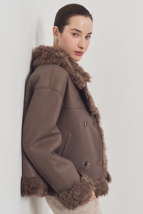 дубленка из овчины от бренда снежная королева вид слева
