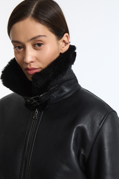 дубленка из овчины по цене 33440 руб вид справа