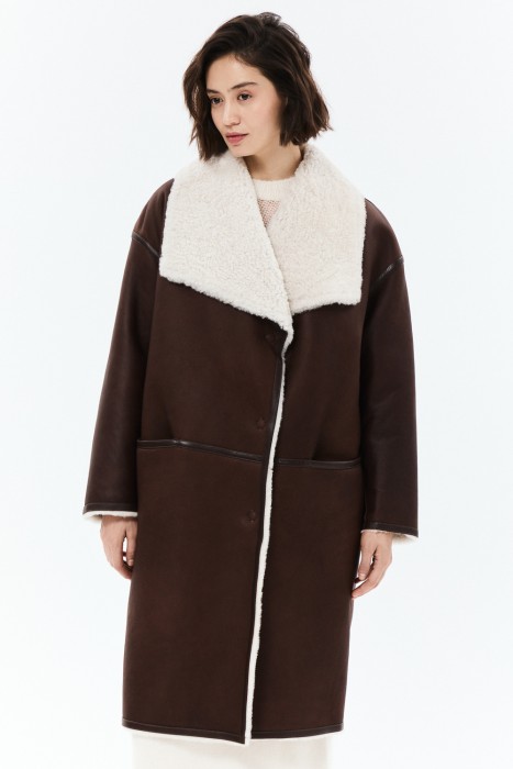 дубленка из овчины от бренда снежная королева вид слева