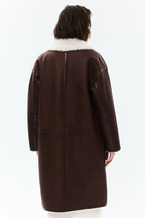 дубленка из овчины по цене 53080 руб вид справа