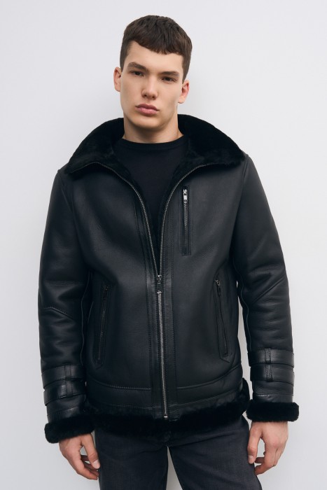 дубленка из овчины от бренда снежная королева вид слева