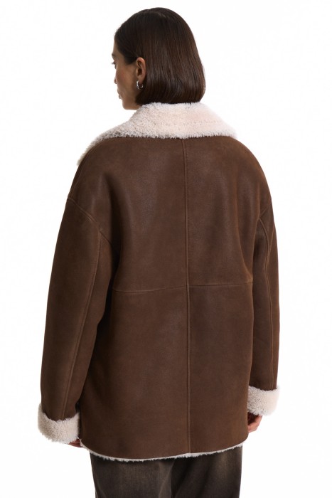 дубленка из овчины по цене 53080 руб вид справа