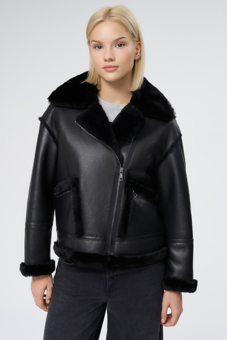 дубленка из овчины от бренда снежная королева вид слева