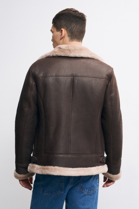 дубленка из овчины по цене 36400 руб вид справа