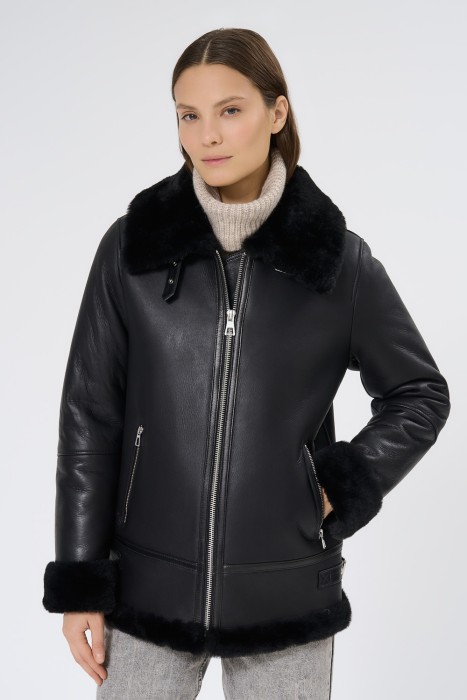 дубленка из овчины от бренда снежная королева вид слева