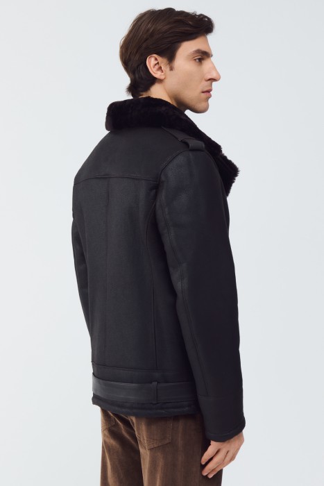 дубленка из овчины по цене 25880 руб вид справа