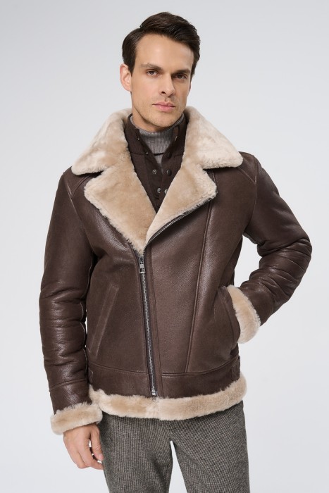 дубленка из овчины от бренда снежная королева вид слева