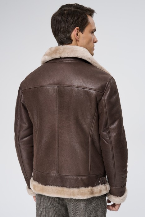 дубленка из овчины по цене 36400 руб вид справа