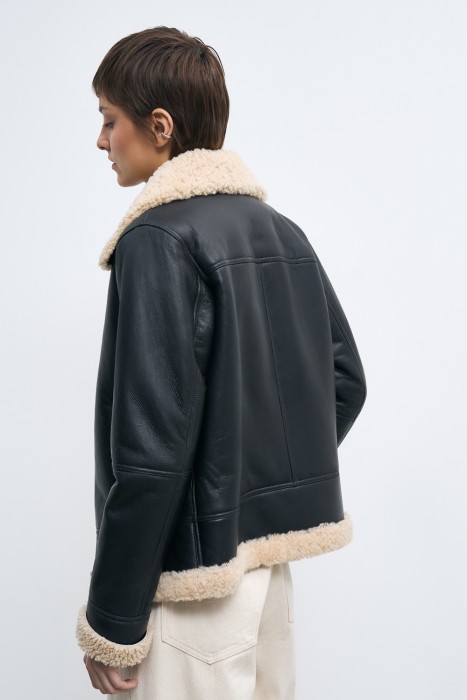 дубленка из овчины по цене 22840 руб вид справа