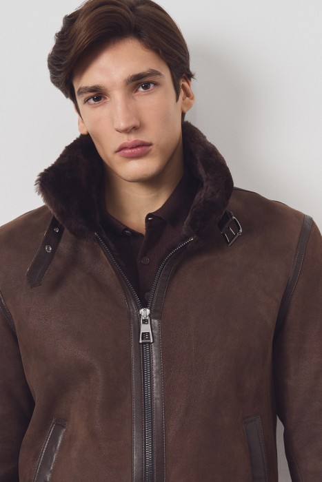 дубленка из овчины по цене 33160 руб вид справа