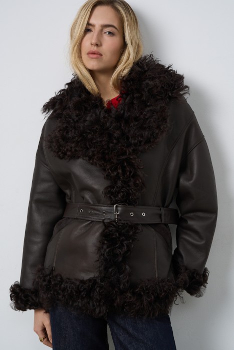 дубленка из овчины от бренда снежная королева вид слева