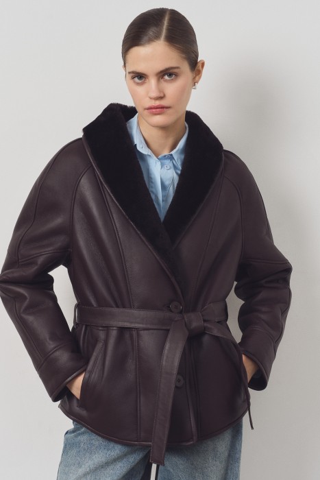 дубленка из овчины от бренда снежная королева вид слева