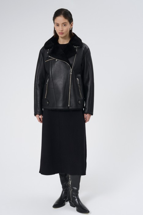 дубленка из овчины от бренда снежная королева вид слева