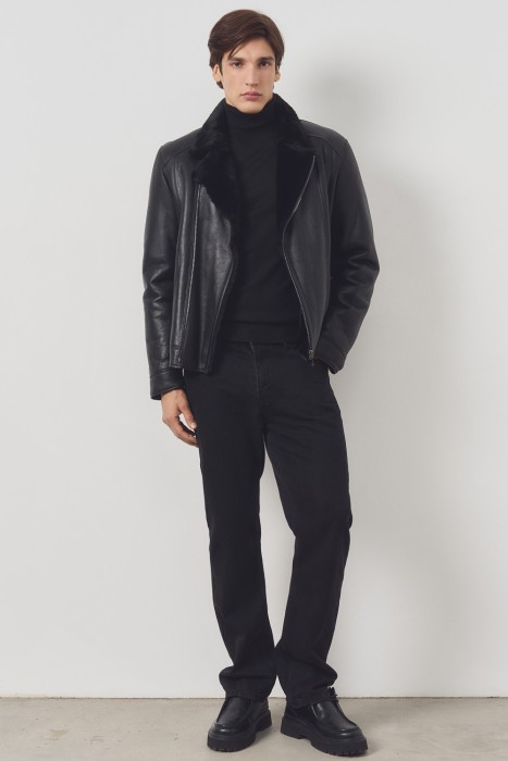 дубленка из овчины от бренда снежная королева вид слева