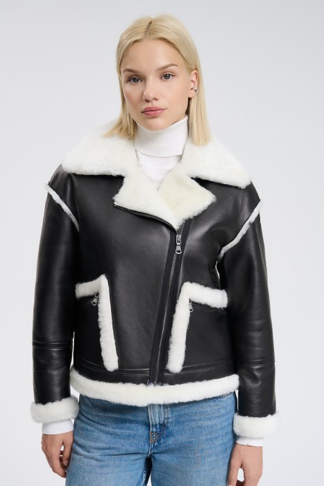 дубленка из овчины от бренда снежная королева вид слева