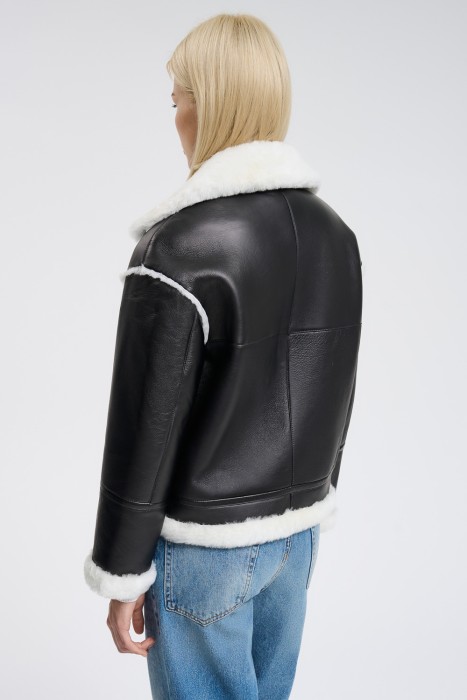 дубленка из овчины по цене 20390 руб вид справа