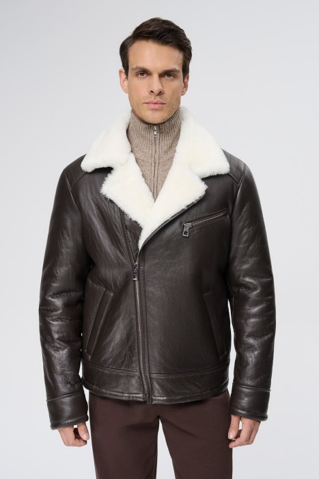 дубленка из овчины от бренда снежная королева вид слева