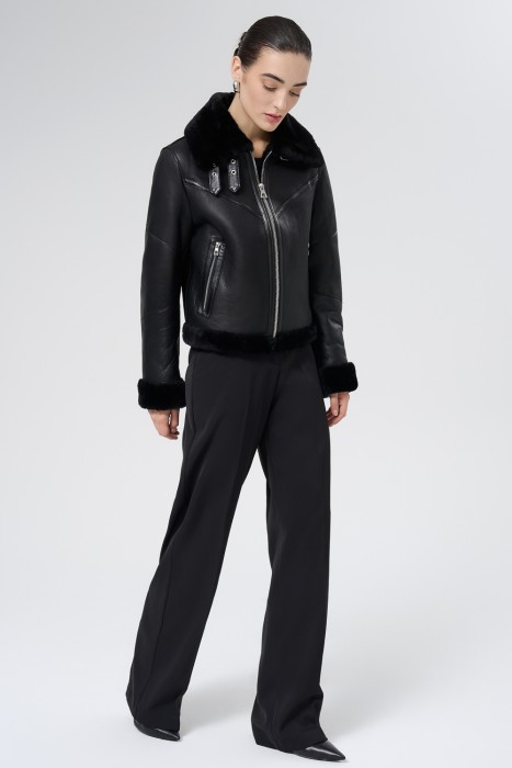 дубленка из овчины от бренда снежная королева вид слева