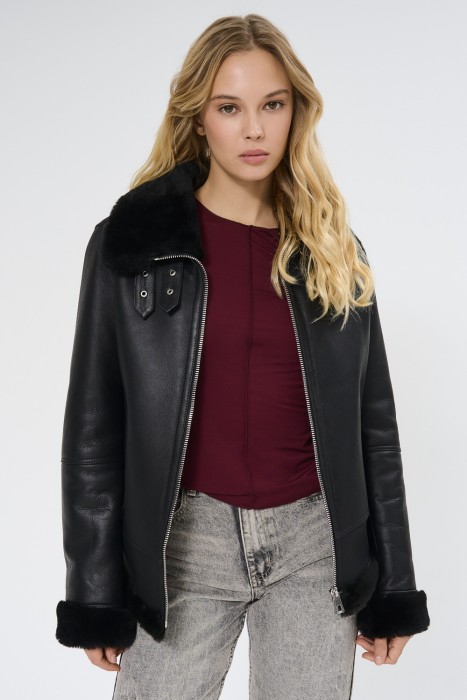 дубленка из овчины от бренда снежная королева вид слева