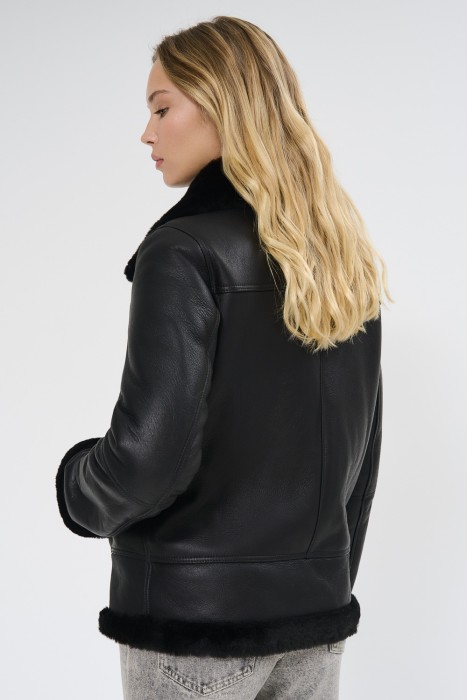 дубленка из овчины по цене 20870 руб вид справа