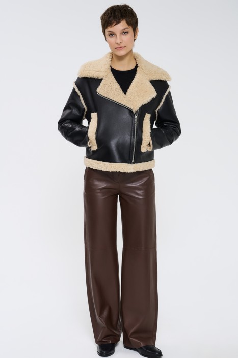 дубленка из овчины от бренда снежная королева вид слева