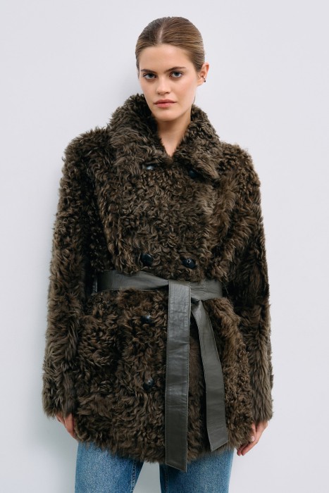 дубленка из овчины от бренда снежная королева вид слева