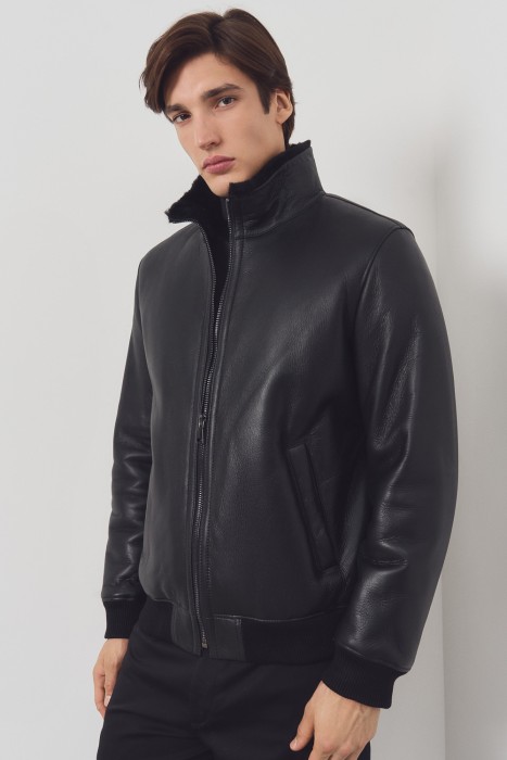 дубленка из овчины от бренда снежная королева вид слева