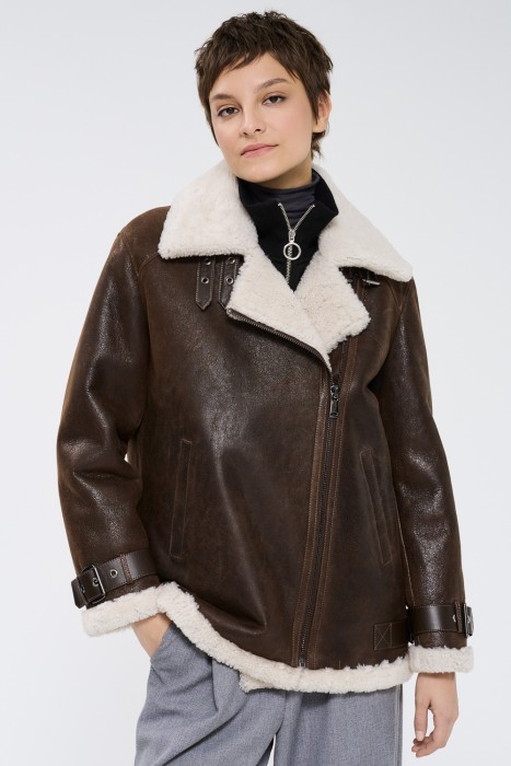 дубленка из овчины от бренда снежная королева вид слева