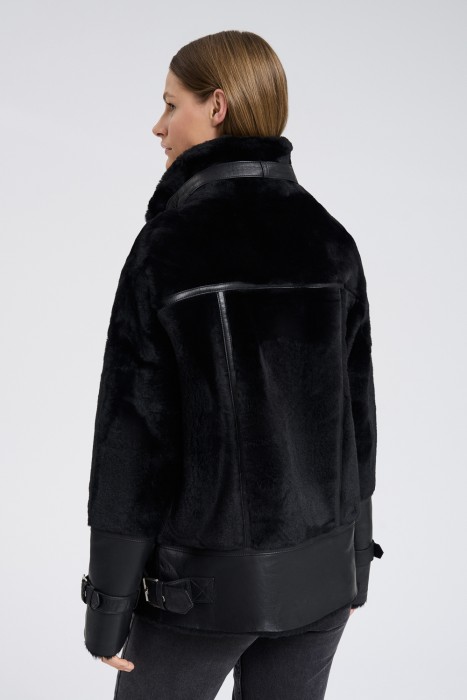 дубленка из овчины по цене 34260 руб вид справа