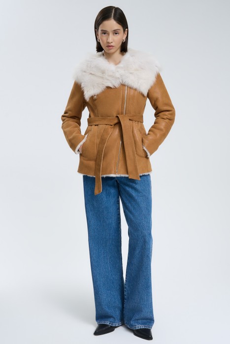 дубленка из овчины от бренда снежная королева вид слева