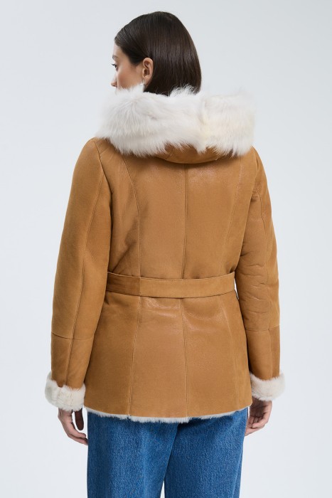 дубленка из овчины по цене 39800 руб вид справа