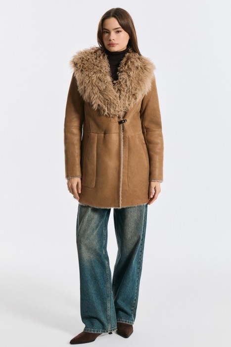 дубленка из овчины по цене 40640 руб вид справа