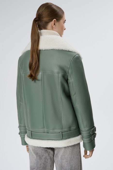 дубленка из овчины по цене 28550 руб вид справа