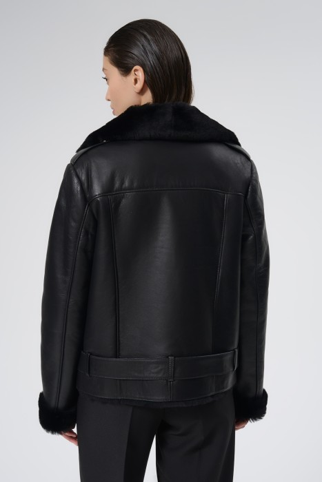 дубленка из овчины по цене 21200 руб вид справа