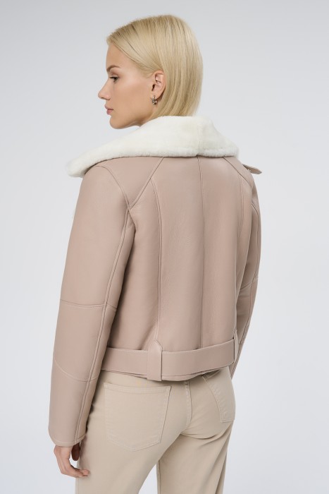 дубленка из овчины по цене 22840 руб вид справа