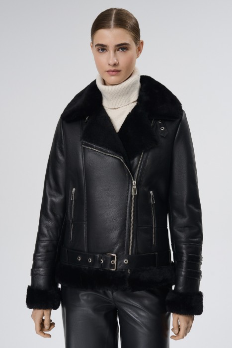 дубленка из овчины от бренда снежная королева вид слева