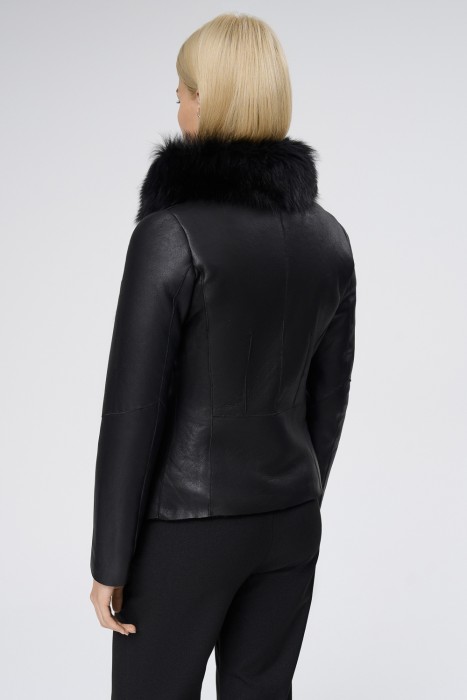 дубленка из овчины по цене 33440 руб вид справа