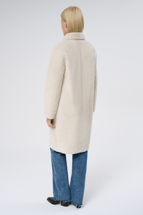 дубленка из овчины по цене 53080 руб вид справа