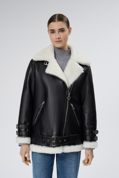 дубленка из овчины от бренда снежная королева вид слева